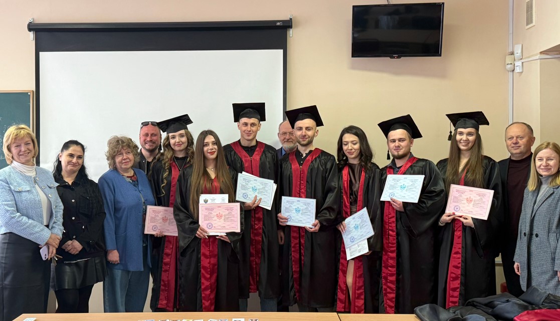 Вручення дипломів магістрам-екологам