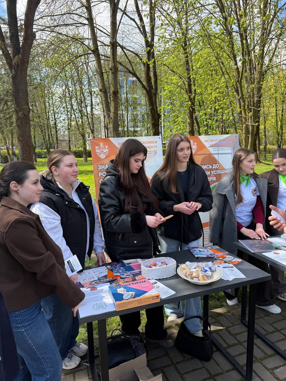 Техно-пікнік - атмосферний день знайомств, емоцій і перших рішень про майбутнє.