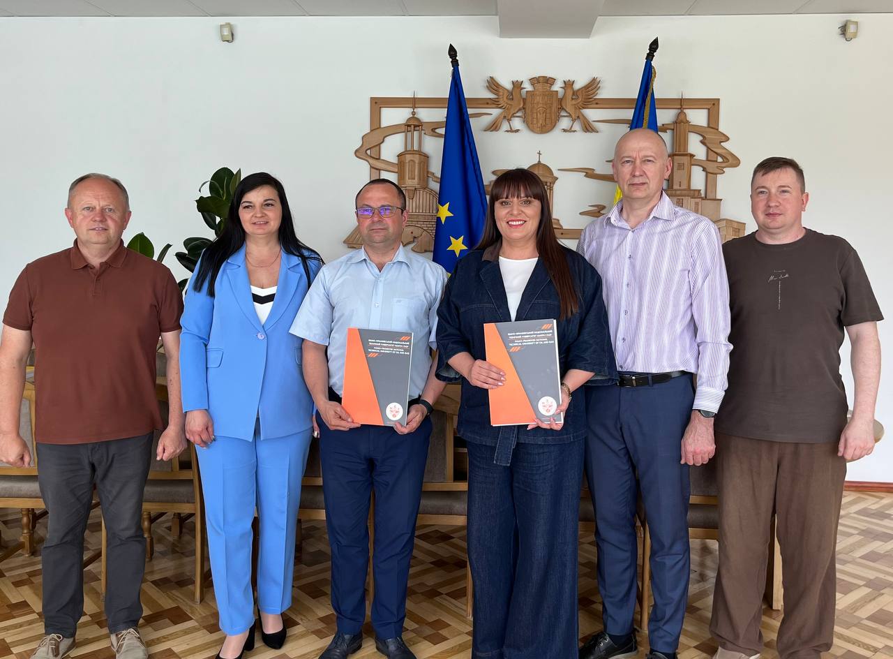 ІФНТУНГ та Тисменицька міська рада підписали угоду про співпрацю