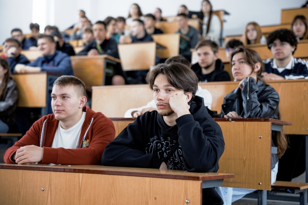 Від коду до пристроїв: практичний воркшоп для студентів ІПЗ