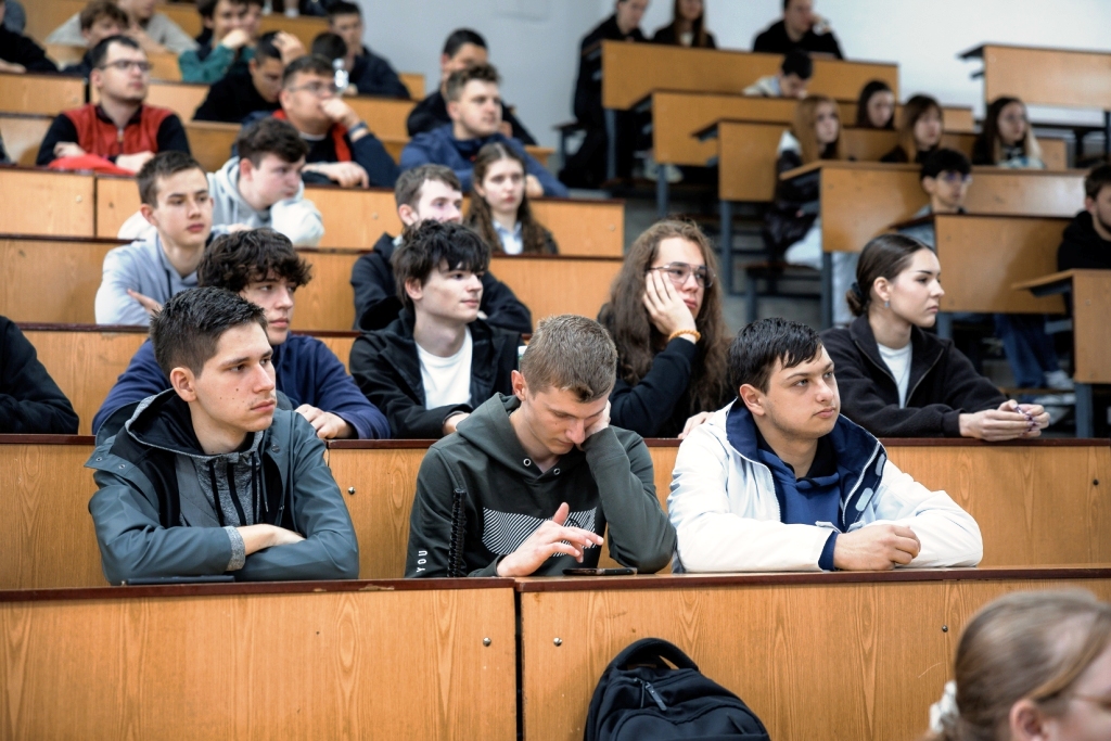 Від коду до пристроїв: практичний воркшоп для студентів ІПЗ