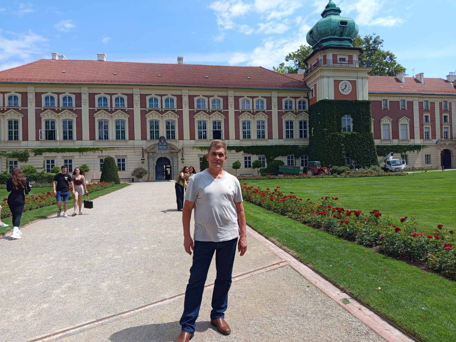 Замок Любомирських у місті Ланьцут