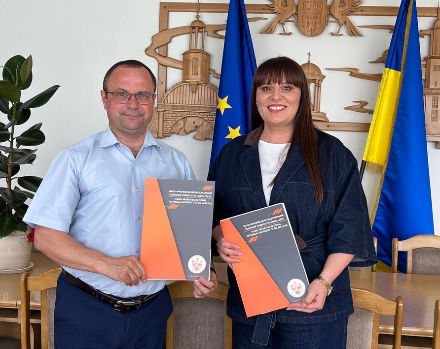 ІФНТУНГ та Тисменицька міська рада підписали угоду про співпрацю