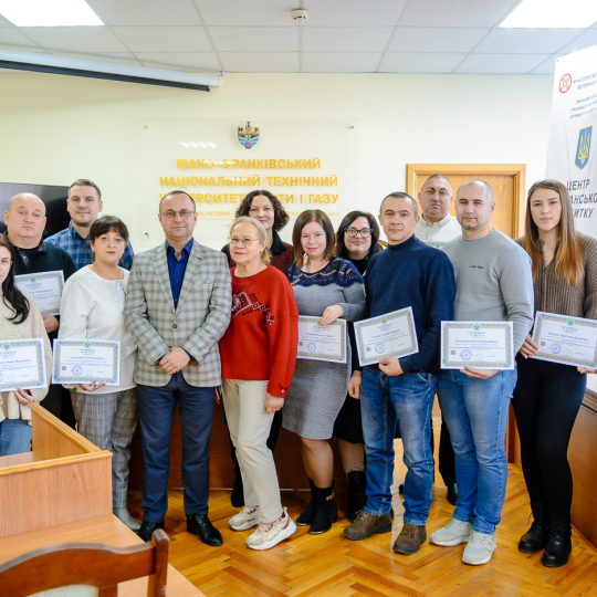 Перші випускники Центру ветеранського розвитку ІФНТУНГ отримали сертифікати