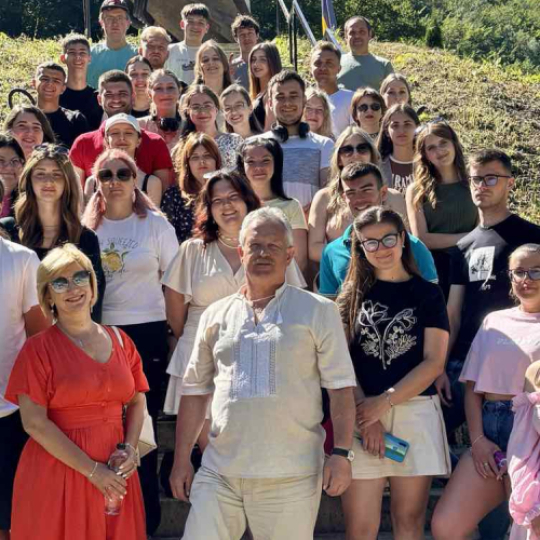 Карпати об'єднують