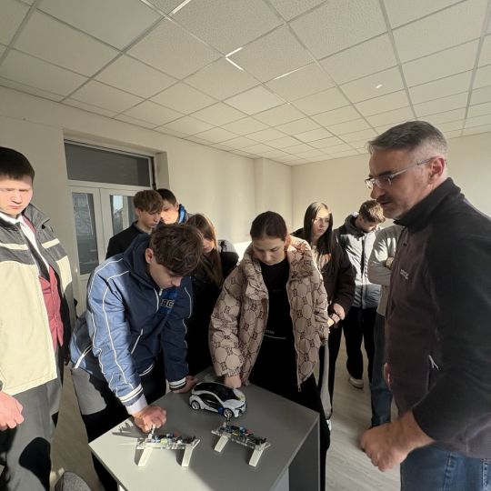 Від Технологій до Роботів: Майбутні Інженери у Гостях кафедри КСМ!