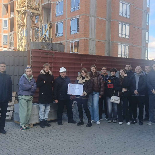 Здобуваємо знання на практиці: бінарне заняття-екскурсія на будівництві!