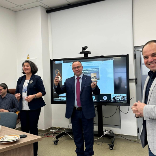 Партнерство, що стало дружбою