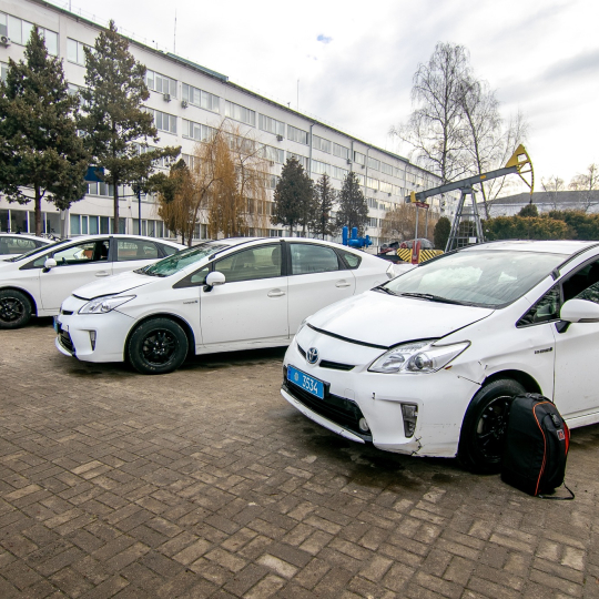 П’ять Toyota Prius – в освітній парк ІФНТУНГ