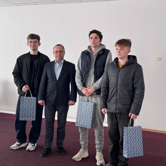 Вітаємо наших студентів з високою відзнакою!