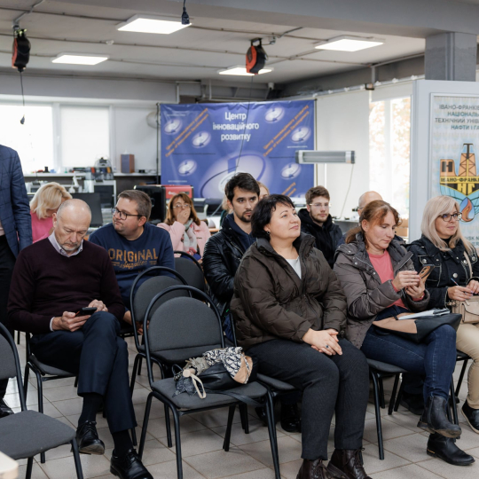 Участь у панельній дискусії