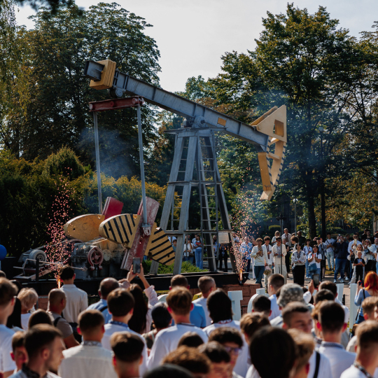 Вітаємо університетську спільноту ІФНТУНГ з Днем знань та початком нового навчального року!