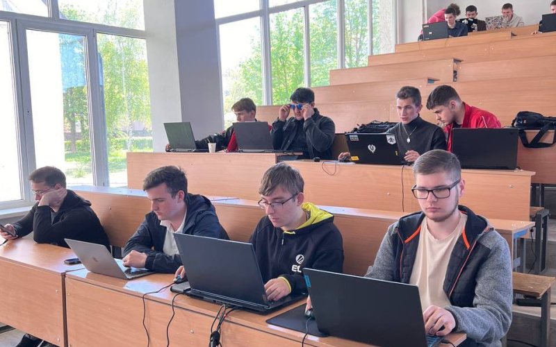 Smarttask Hackathon 2025: Свято знань, креативу та інновацій!