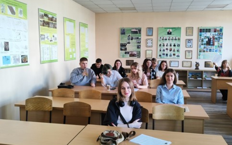 В Івано-Франківському національному технічному університеті нафти і газу  відбулась конференція в рамках проєкту  «Перевідкриття спільних культурних коренів та їх діджиталізація для майбутніх поколінь – Root4Dig» в повіті Марамуреш (Румунія) та Івано-Франківській області (Україна). Ця ініціатива має на меті поглиблення транскордонного співробітництва, популяризацію через оцифровування культурних цінностей у спільних Карпатах.  Нагадаємо, що проєкт реалізується ІФНТУНГ у партнерстві із Технічним університето