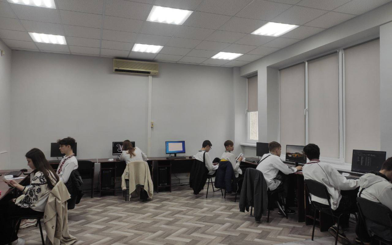 Стартувала Веб-майстерня: сьогодні запрошували школярів у світ Web-технологій