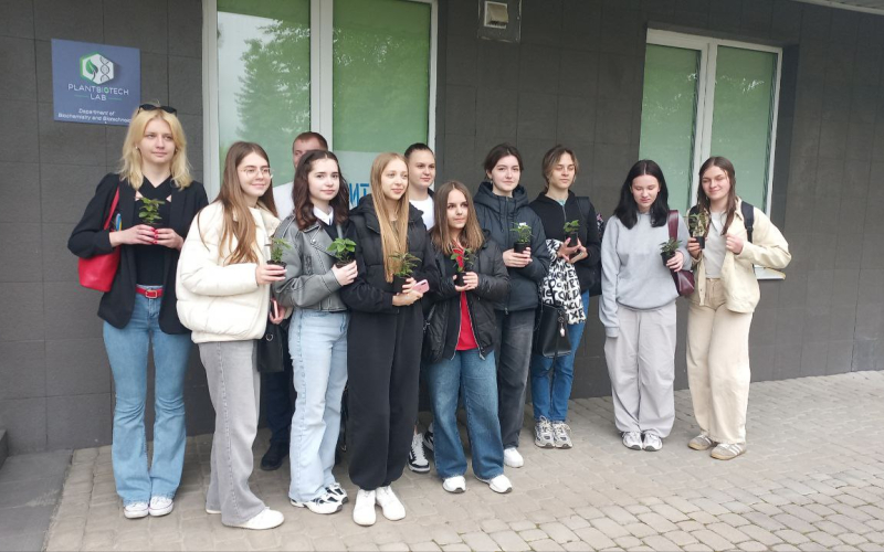 Філологи в лабораторіях!