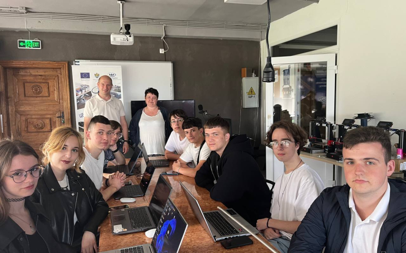 Знайомство з програмуванням малих обчислювальних платформ: тест-драйв