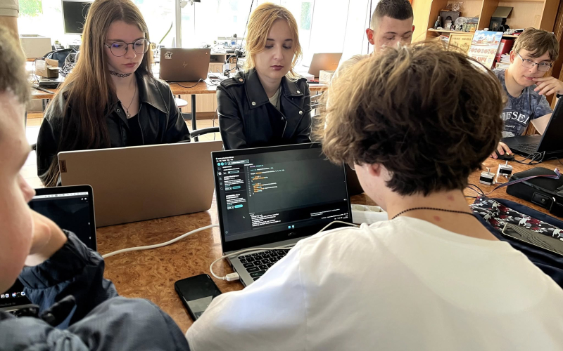 Знайомство з програмуванням малих обчислювальних платформ: тест-драйв