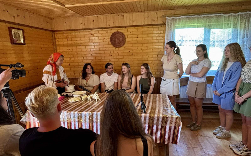 Переплетення культур: студенти з України та Румунії вивчають спадщину Карпат