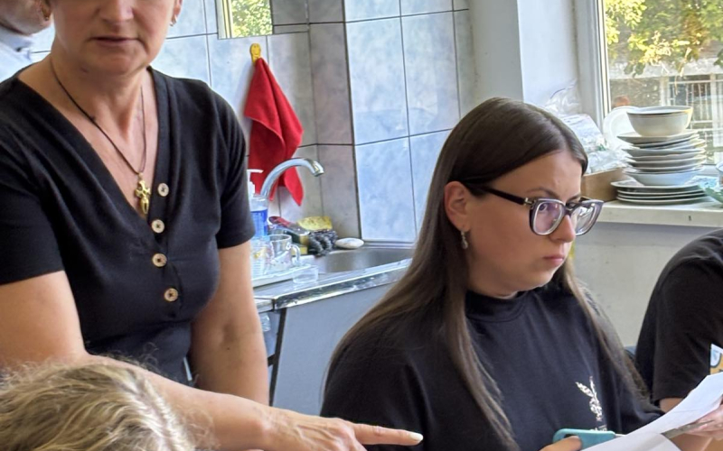 Root4Dig літній студентський табір