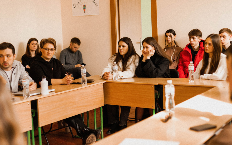 Публічна консультація щодо перспектив розвитку волонтерської діяльності