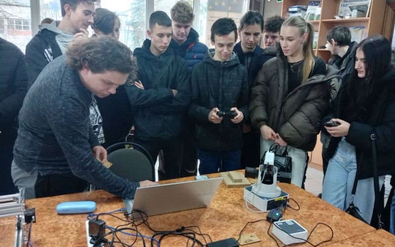 Інноваційно, пізнавально та з нафтовим колоритом: студенти КЕПу в гостях у кафедри ІПЗ! 