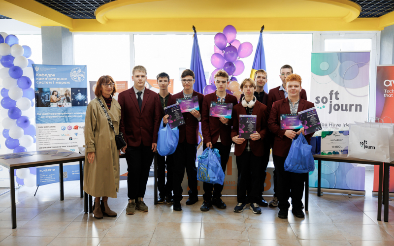 Переможці ІТ-олімпіади: в ІФНТУНГ відзначили найкращих програмістів Прикарпаття! 