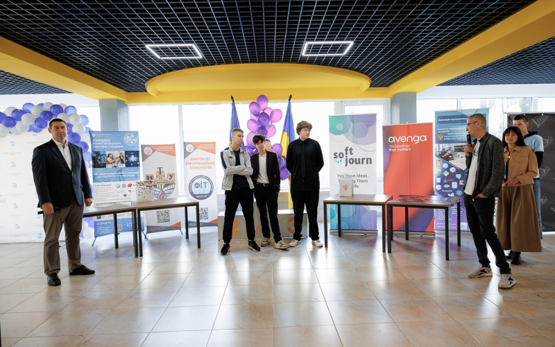 Переможці ІТ-олімпіади: в ІФНТУНГ відзначили найкращих програмістів Прикарпаття! 