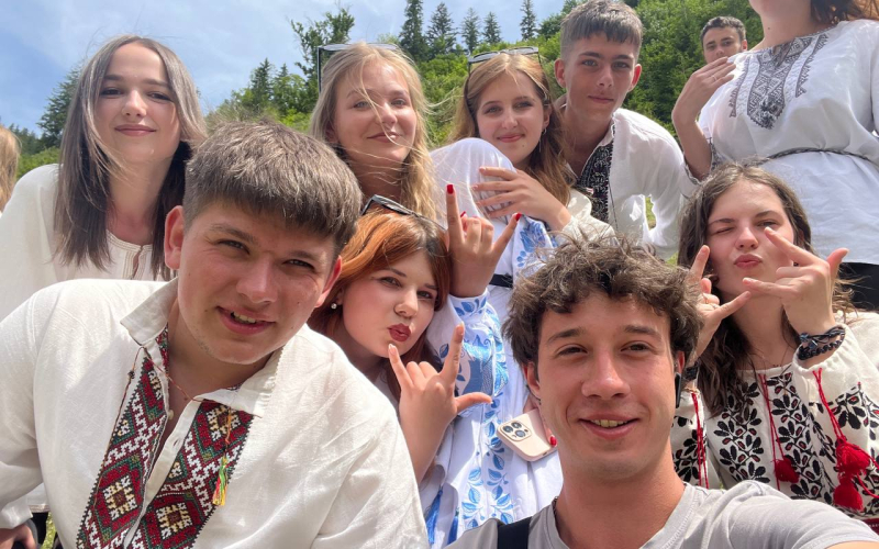 Root4Dig Літній студентський табір