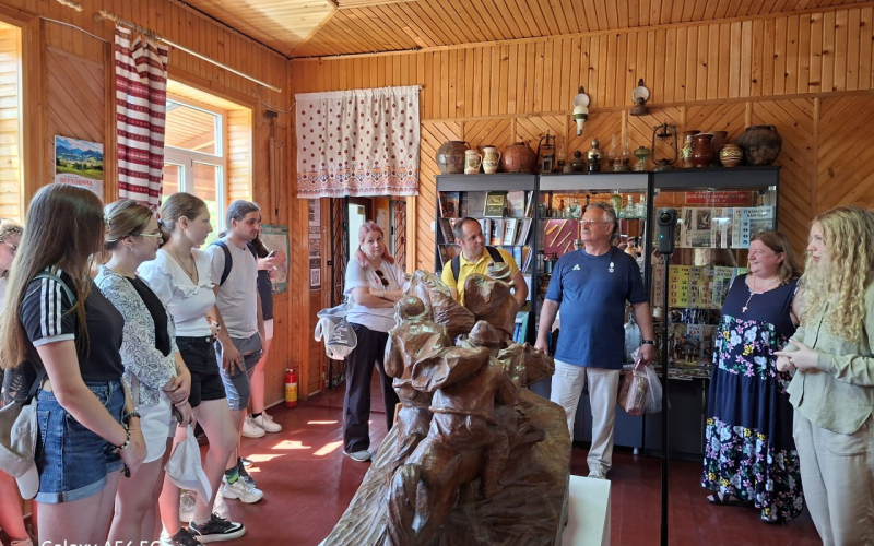 Root4Dig Літній студентський табір