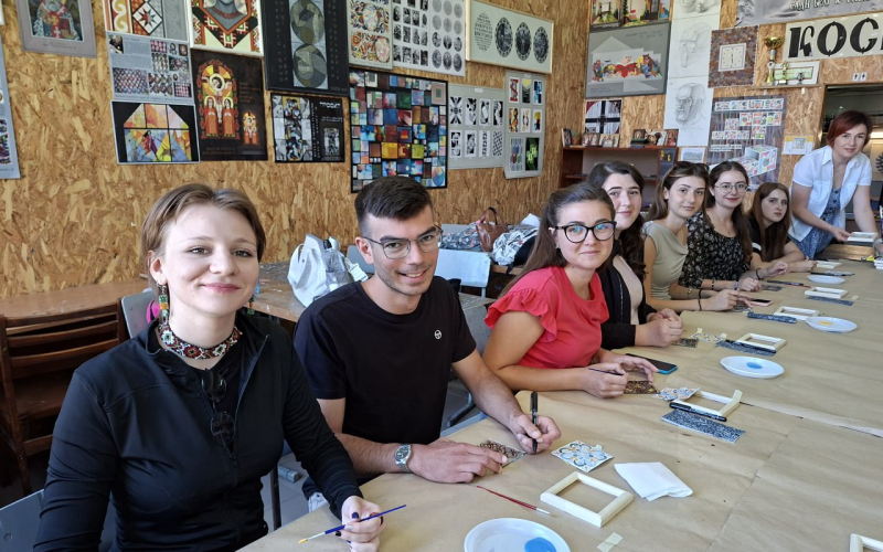 Root4Dig Літній студентський табір