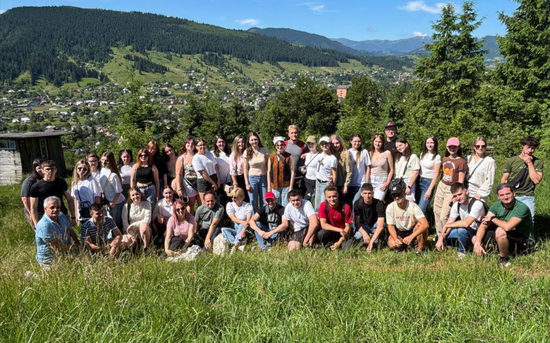 Root4Dig Літній студентський табір