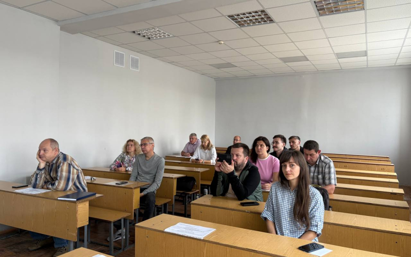 Представлення результатів наукових досліджень аспіранта Сергія Яковина 