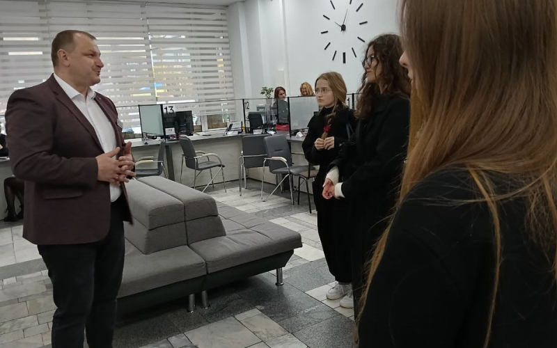 Знайомство з роботою ЦНАП: практичний досвід студентів-документознавців