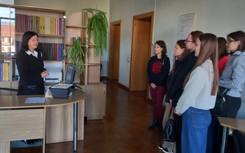 Студенти пізнають цифрову бібліотеку зсередини!