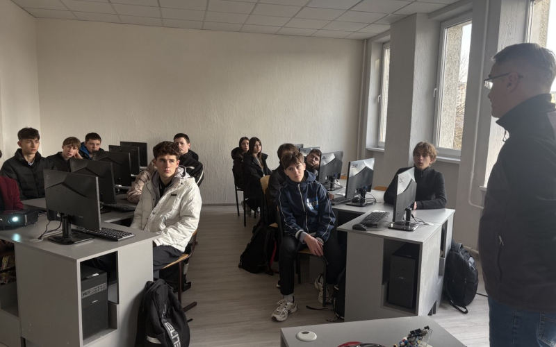 Від Технологій до Роботів: Майбутні Інженери у Гостях кафедри КСМ!