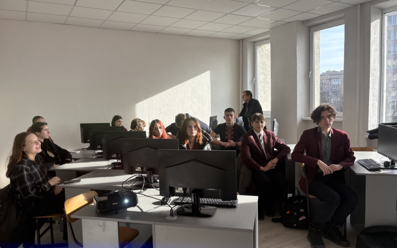 Від Технологій до Роботів: Майбутні Інженери у Гостях кафедри КСМ!