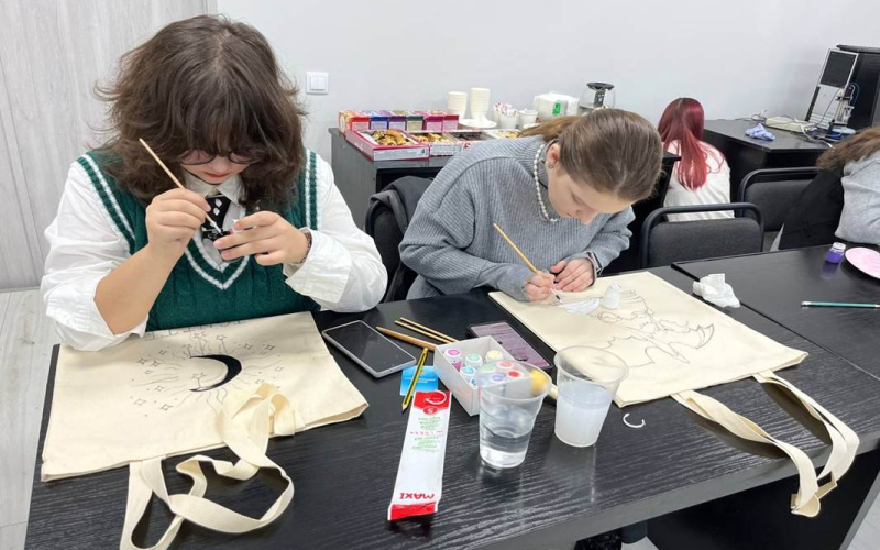 ВОРКШОП ІЗ РОЗПИСУ ШОПЕРІВ