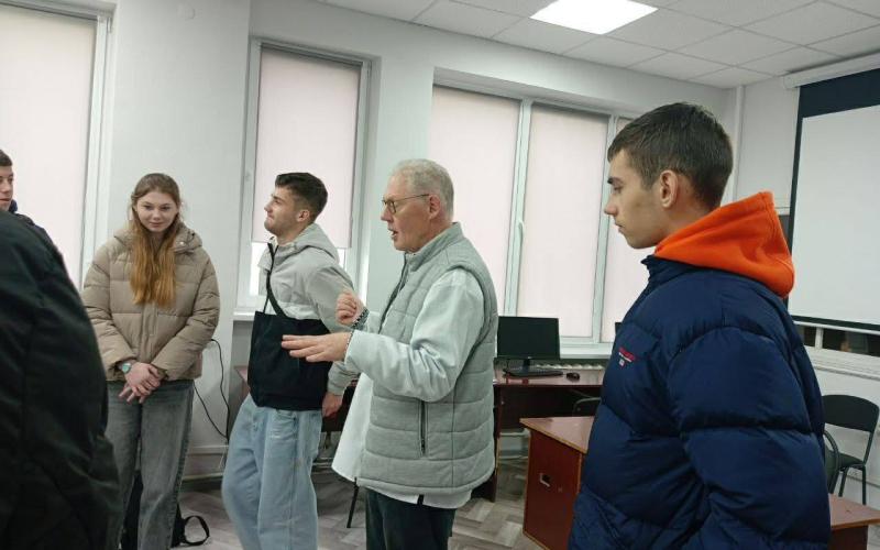 Друзів пізнаєш у складні часи