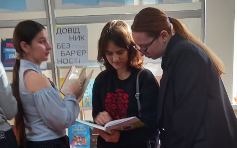 Студенти пізнають цифрову бібліотеку зсередини!