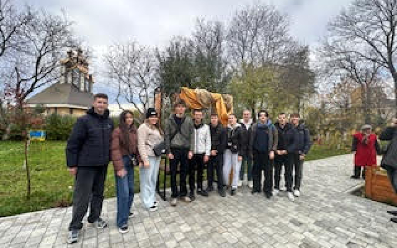 Студенти відвідали дендрарій