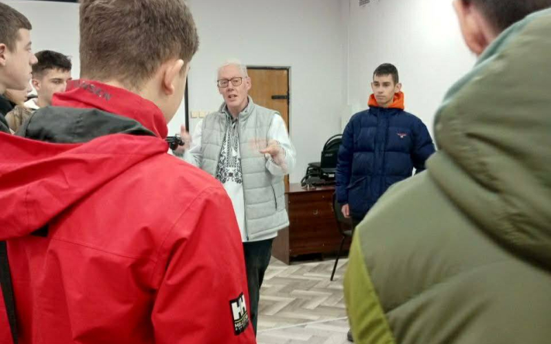 Друзів пізнаєш у складні часи