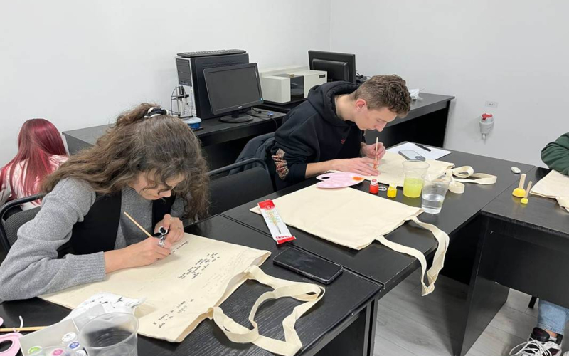 ВОРКШОП ІЗ РОЗПИСУ ШОПЕРІВ