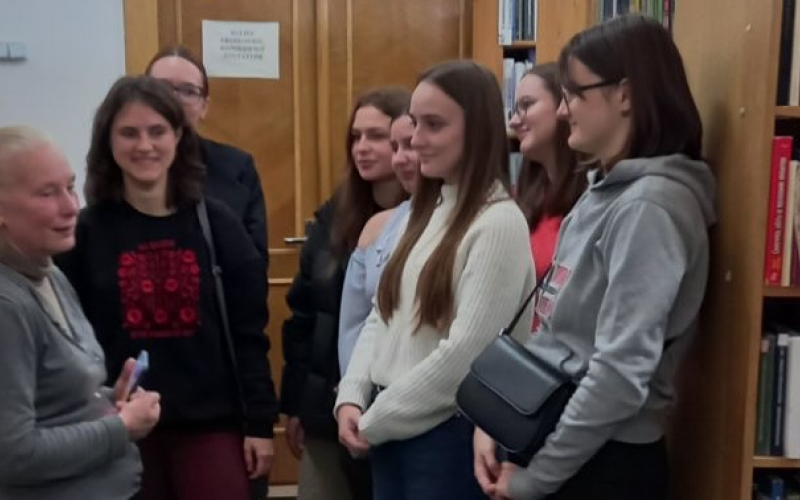 Студенти пізнають цифрову бібліотеку зсередини!