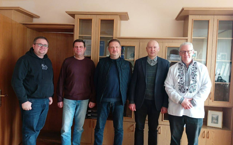 Друзів пізнаєш у складні часи