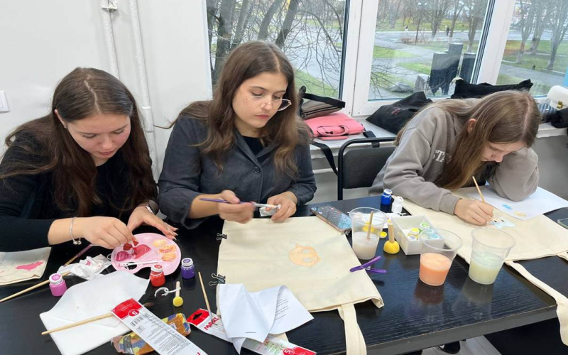 ВОРКШОП ІЗ РОЗПИСУ ШОПЕРІВ