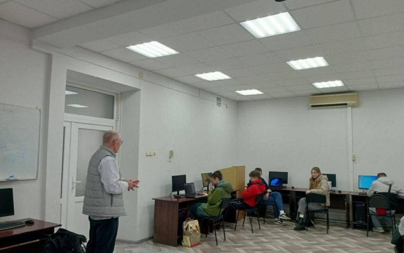 Друзів пізнаєш у складні часи