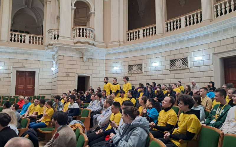 Півфінал Європи ICPC 2025: команда ІФНТУНГ серед найсильніших