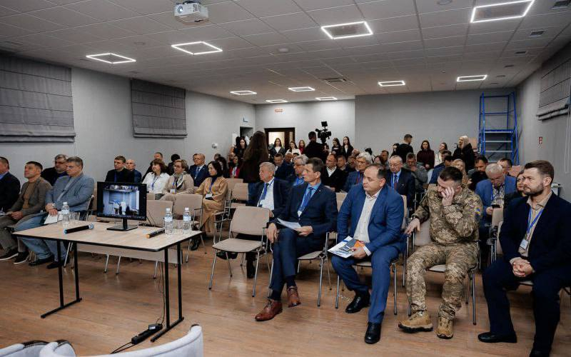 Студенти-перекладачі долучилися до роботи міжнародної конференції з національної стійкості