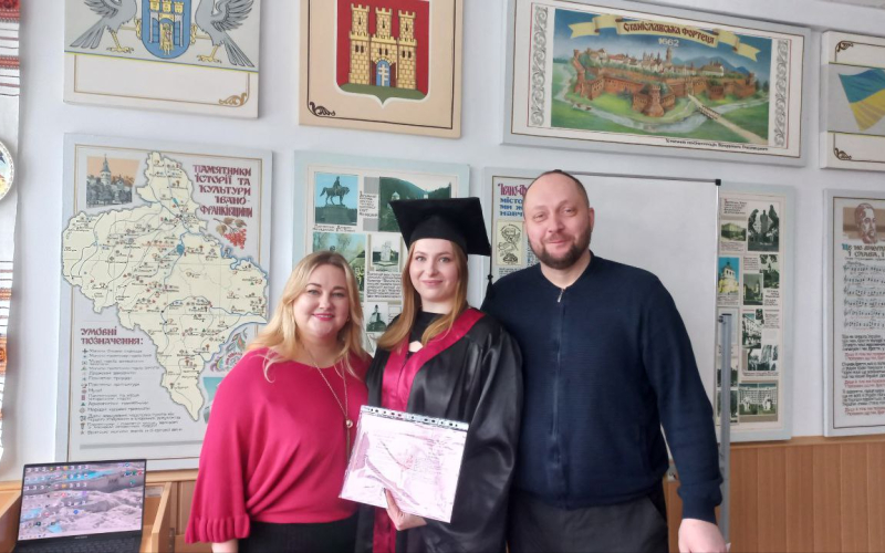 Урочисте вручення дипломів магістра